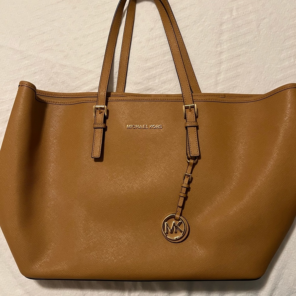 Michael Kors Jet Set Travel Multifunction Tote Leather Bag Acorn